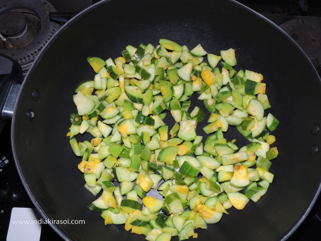 Fry the pointed gourd/ parwal on medium flame for 4 minutes.