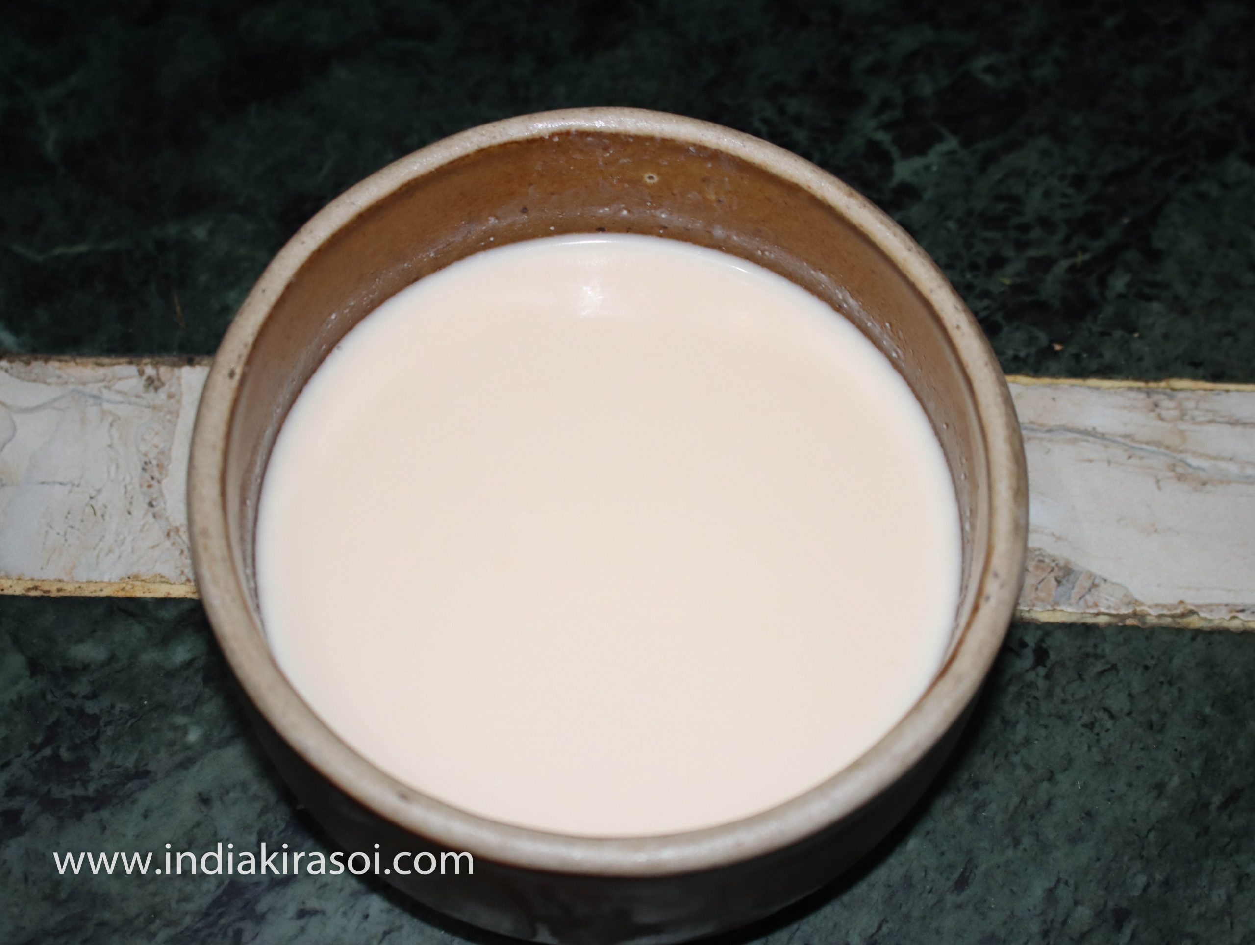 First take 250 grams of whey/ mattha in a vessel or bowl.